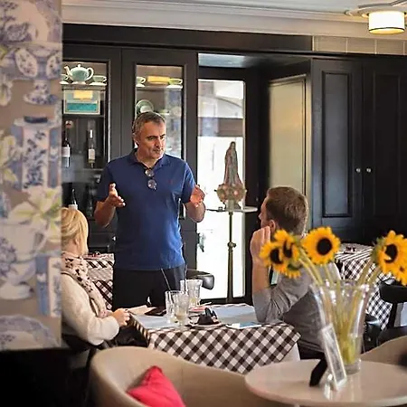 Hotel Santiago De Alfama - Boutique Lisbona