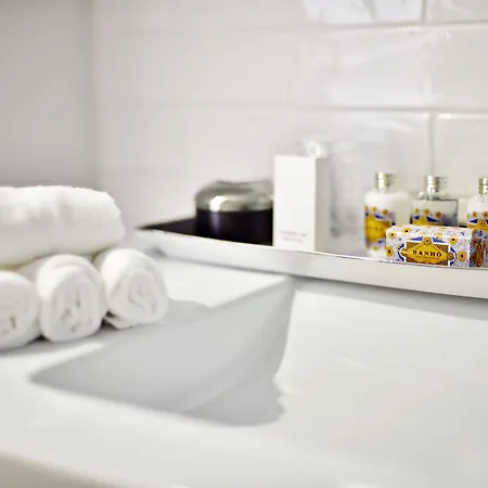 Santiago De Alfama - Boutique מלון 5*